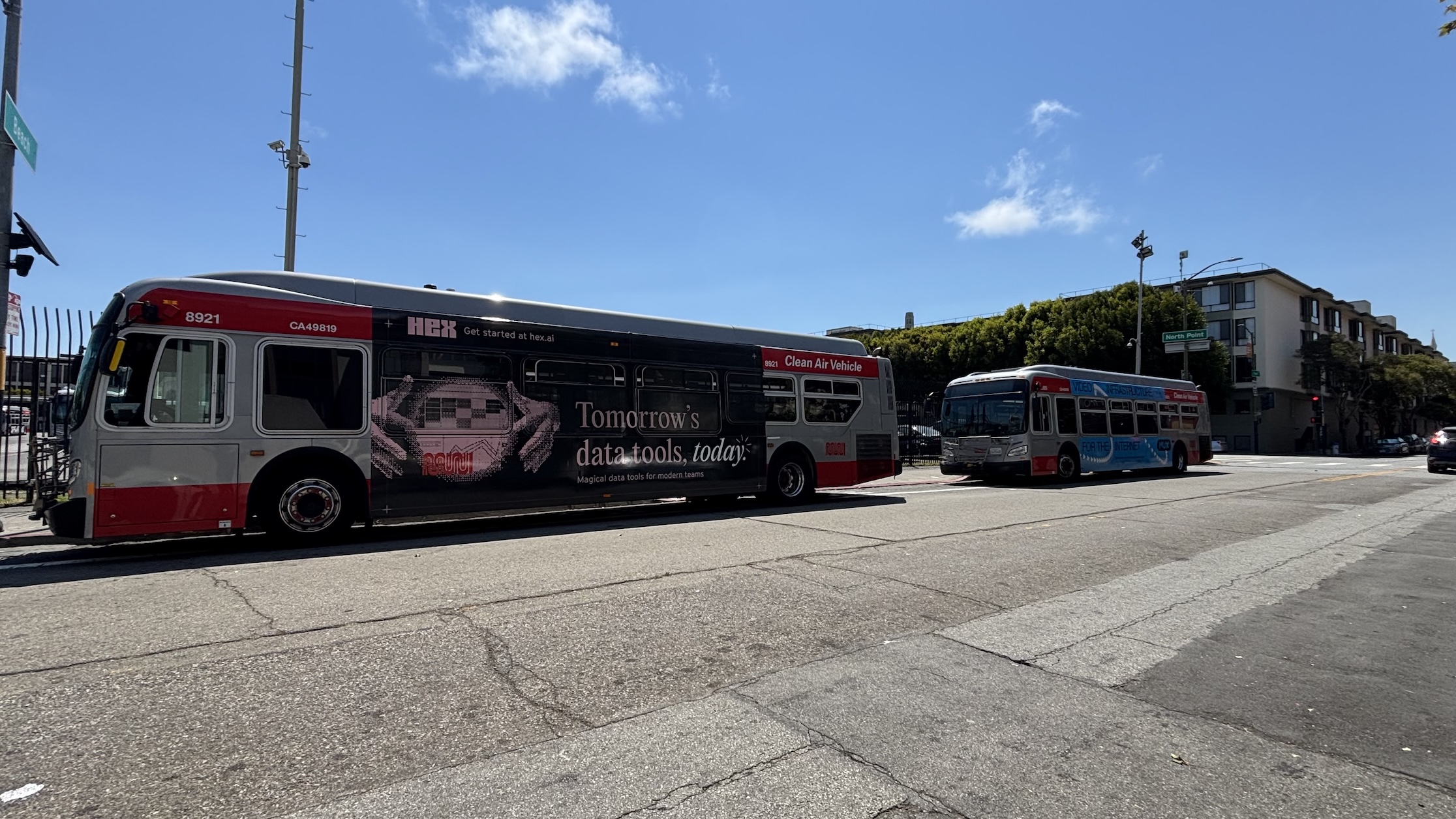 San Francisco MUNI bus photograph 1 of 31